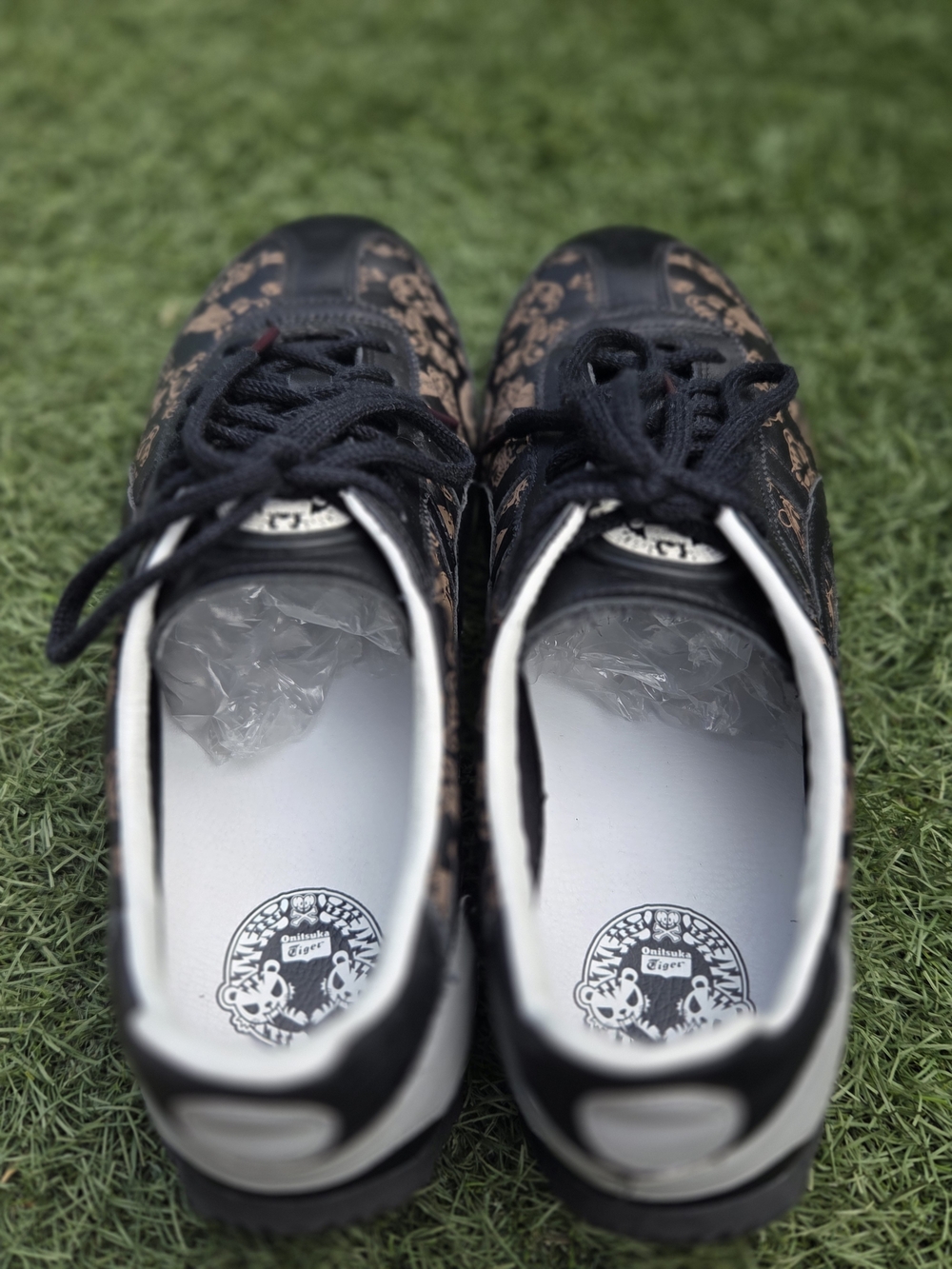 Onitsuka Tiger by Asics Black Sneakers with Brown Pattern - Picture 2 of 7